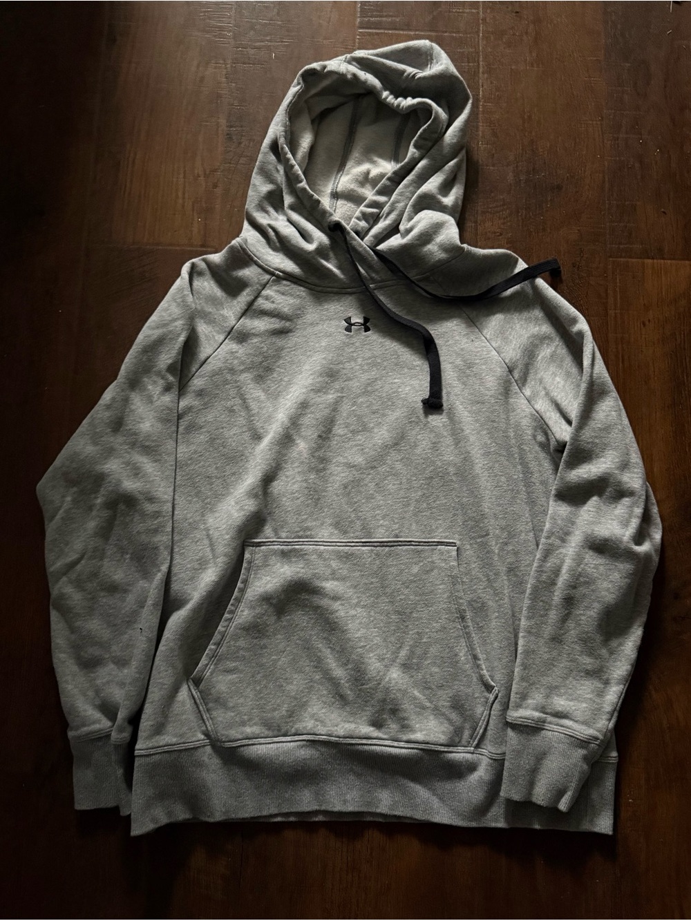 Under Armour women’s Light Gray Pullover Hoodie